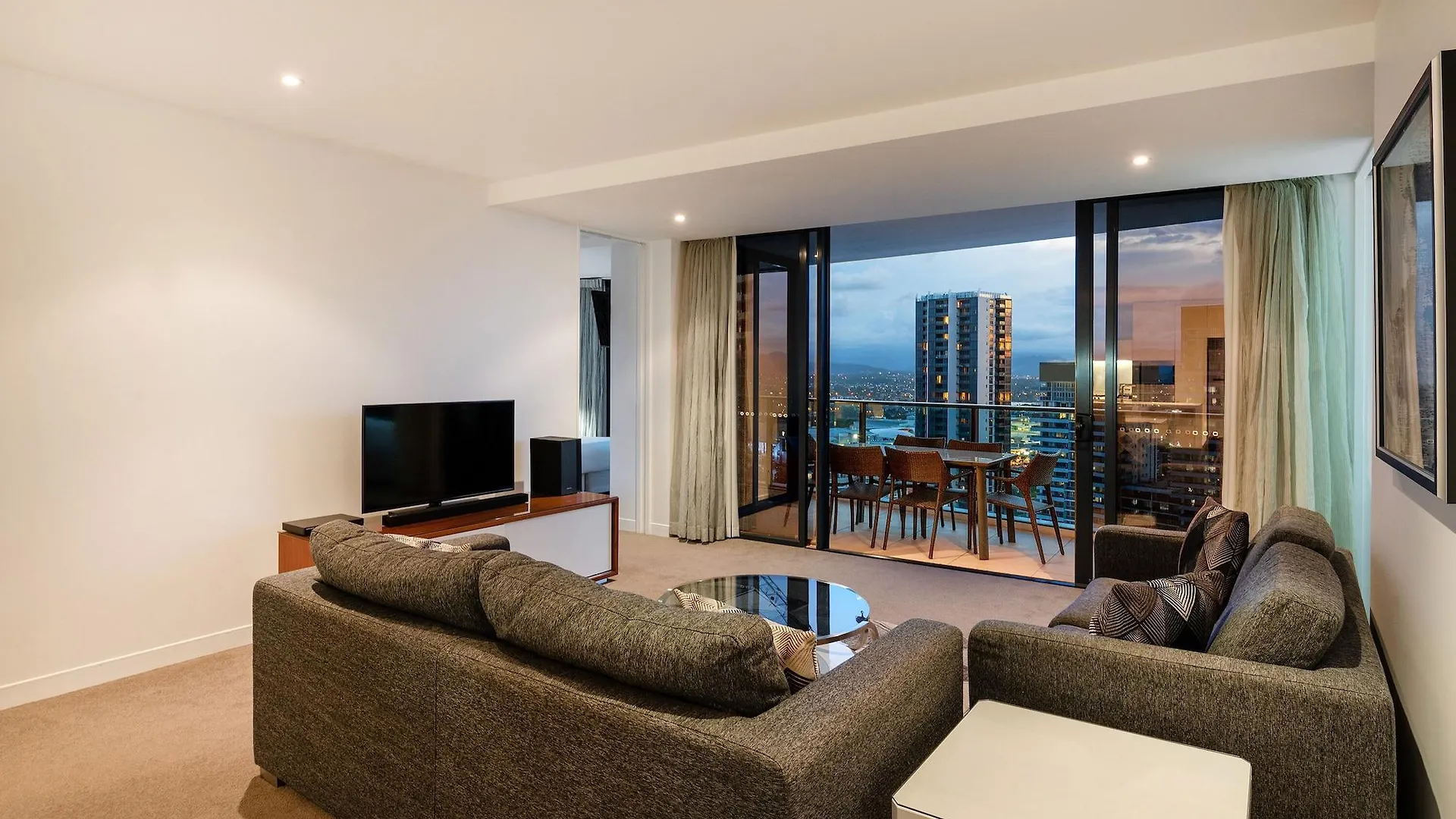 Peppers Broadbeach Gold Coast Apartahotel