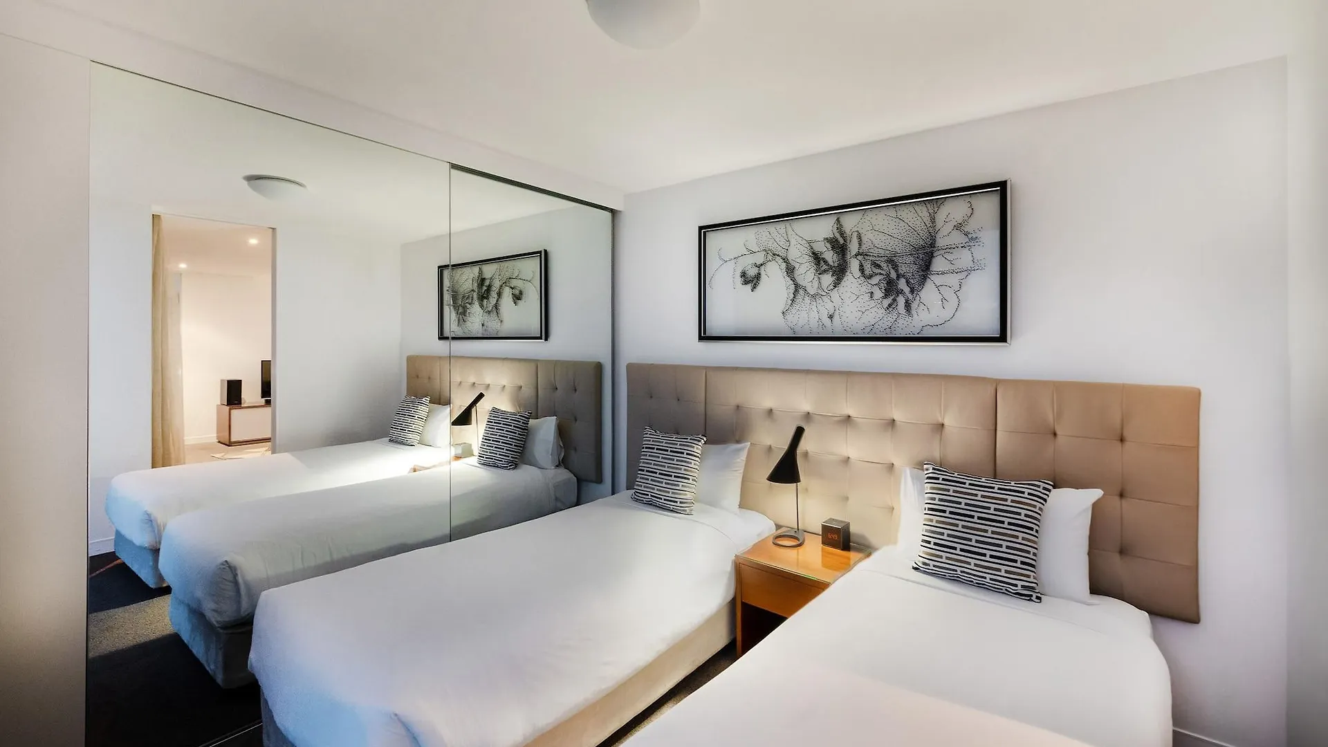 ***** Apartahotel Peppers Broadbeach Gold Coast Australia
