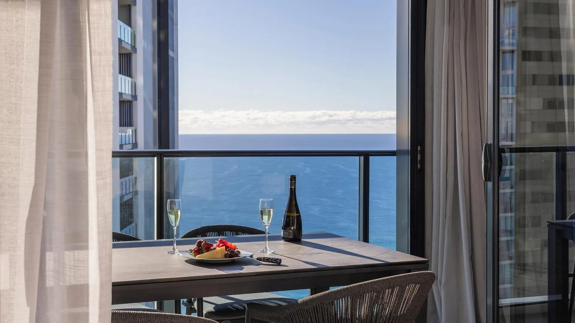 Peppers Broadbeach Gold Coast 5*,