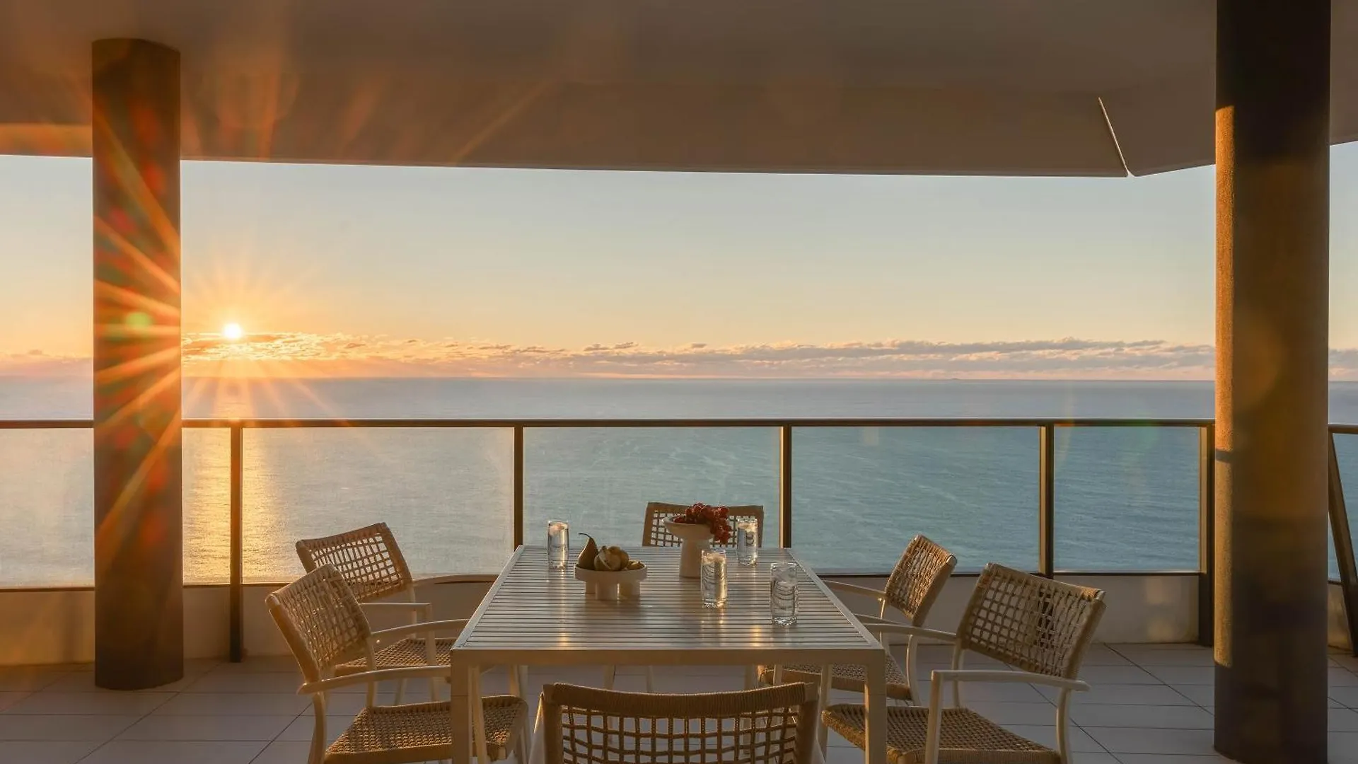 Peppers Broadbeach Gold Coast Apartahotel